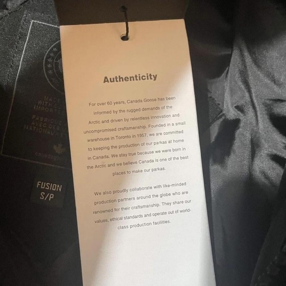 Canada Goose SOLARIS PARKA Down Parka - Picture 2 of 3